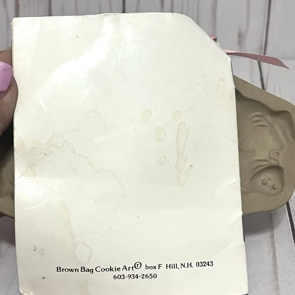 Vintage 1986 Brown Bag Cookie Art Pig Mold Pottery Hill Design W/ Recipe Book